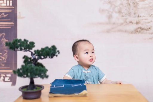 阜宁三个月宝宝抬头不稳 阜宁三个月宝宝抬头不稳